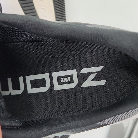 Nike Air Zoom Winflo 7 Running Shoes Gray Black White CJ0291 003 - Picture 9 of 10